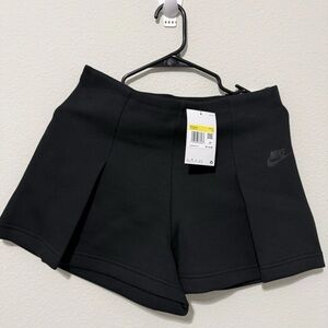 Nike Tech Fleece High Waisted 3" Pleated Shorts Womens Sz Small Black FV7485 010